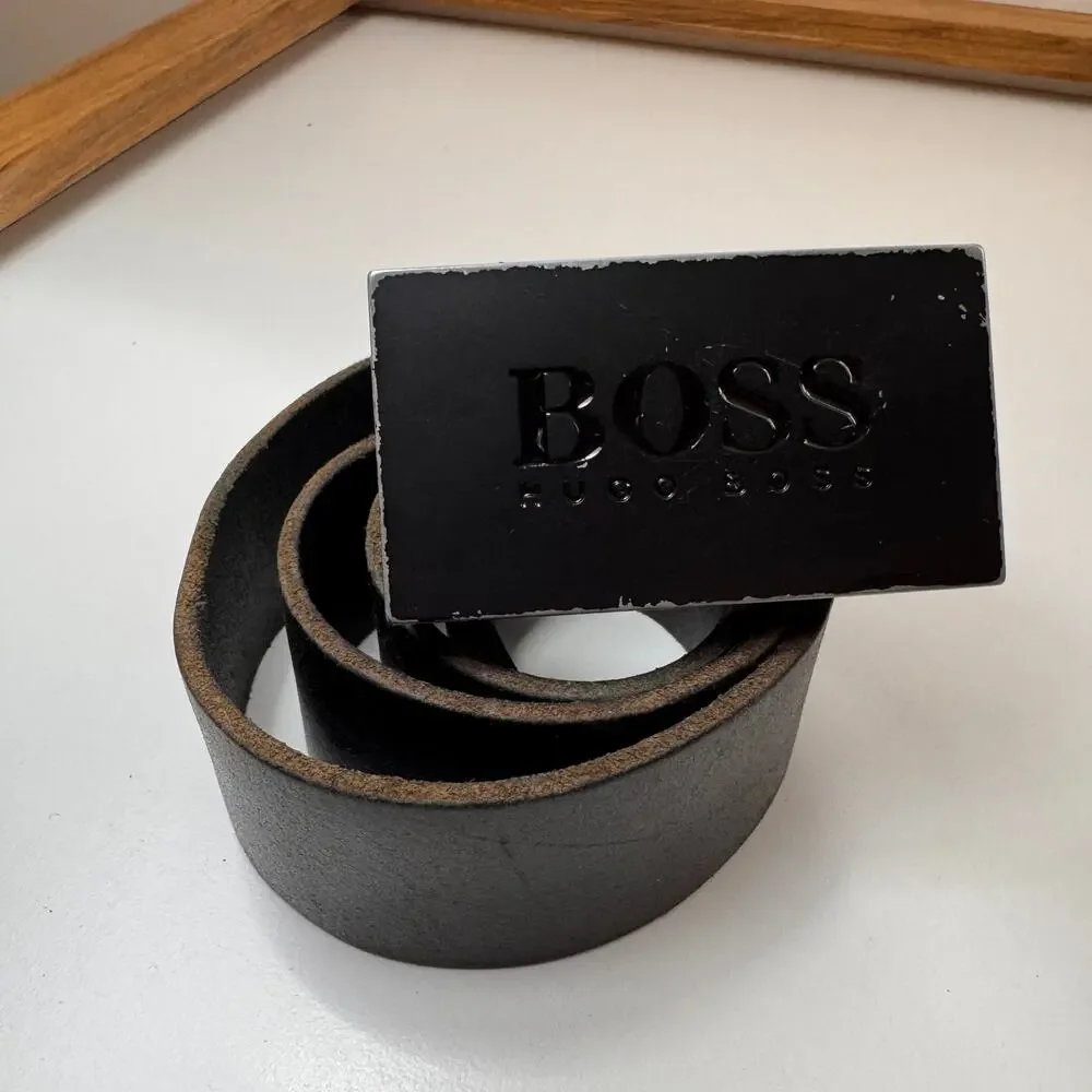 HUGO BOSS Men's Belt Brown Leather Black Matte Plaque Buckle Adjustable USED